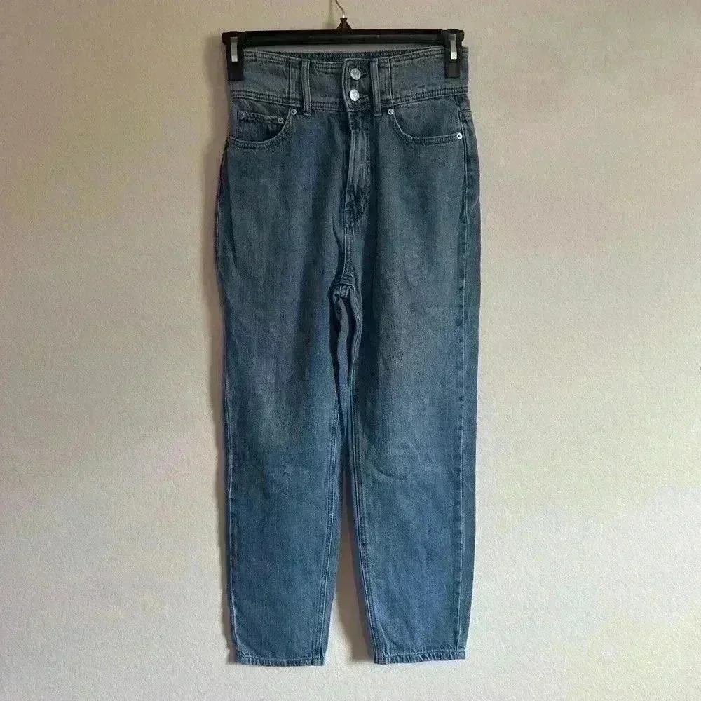 BDG Urban Outfitters Light Wash Mom Jeans - Size 27